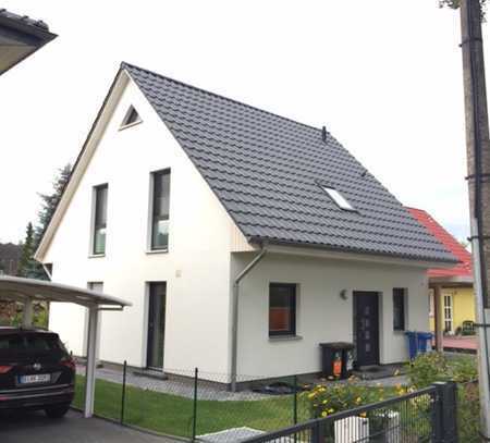 ** Neubau eines Einfamilienhauses in fußläufiger Entfernung zur S-Bahn Mahlsdorf **
