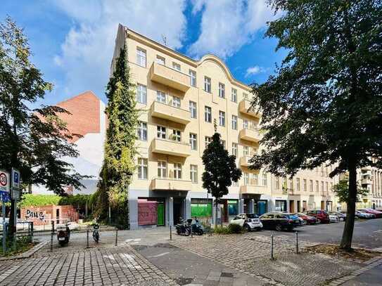 ***BEZUGSFREI*** Tolle Gründerzeitwohnung im Vorderhaus mit Balkon + Stuck