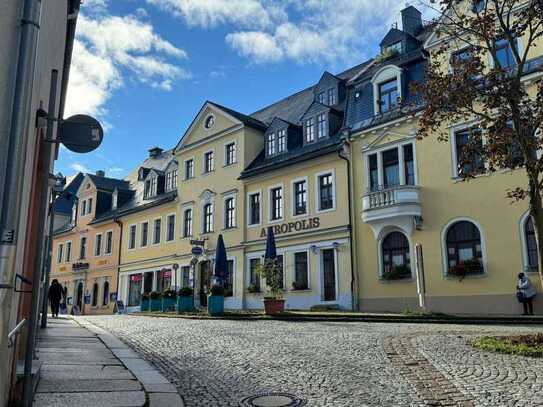 Voll vermietetes Wohn- und Geschäftshaus in der großen Kreisstadt!