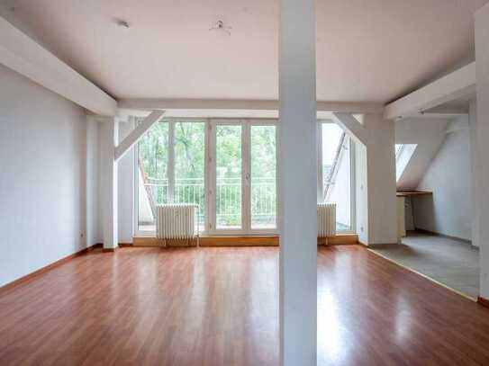 **Nahe Schloss Charlottenburg** Sonnige Dachgeschosswohnung mit Kamin und Terrasse**