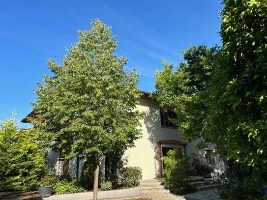 Top Lage in Steppach - saniertes Haus mit Charme und Außenpool