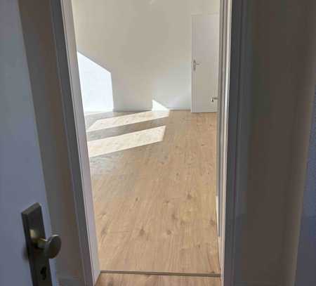 Mitten Drin ! 4 Zimmer Wohnung am Kopstadtplatz ! Auch als WG geeignet...