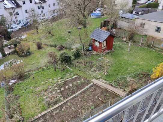 Attraktive Dachgeschosswohnung in Altbau mit Fernblick