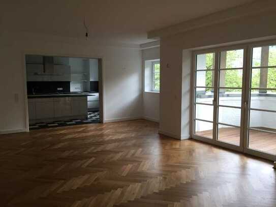 Luxus-Altbauwohnung 3 Geh-Minuten zum Rhein - Nähe Golzheimer Platz - 6 Zimmer - 228 m2