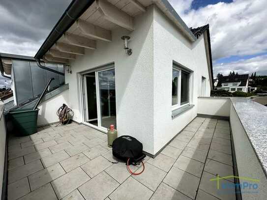 Moderne Dachgeschosswohnung mit Loggia in Friolzheim