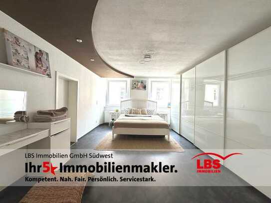 Moderne 4 Zimmerwohnung mit Stellplatz, Küche u. Balkon