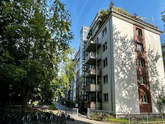 Renditestarke Kapitalanlage in Berliner Bestlage: 2-Zimmer-Wohnung mit Entwicklungspotenzial