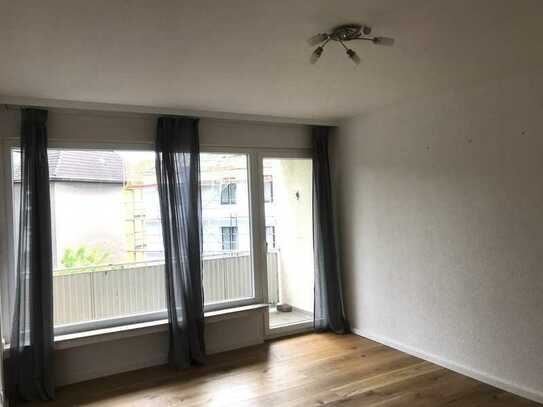 Renovierte 2 Raumwohnung - teilmöbliert