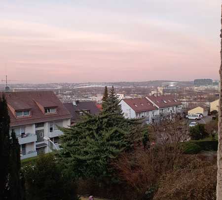 Schöne, geräumige vollmöblierte zwei Zimmer Wohnung in Stuttgart, Ost