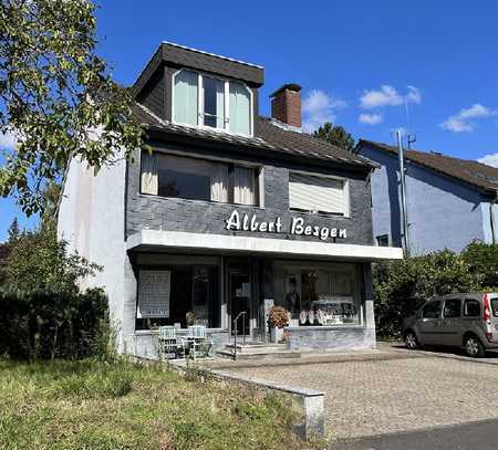 Zweifamilienhaus mit Ladenlokal