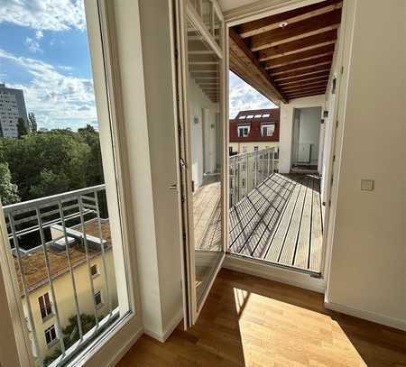 Helle DG-Wohnung mit Dachterrasse und Ausblick ins Grüne*mit Aufzug und TG-Stellplatz*Bezugsfrei*