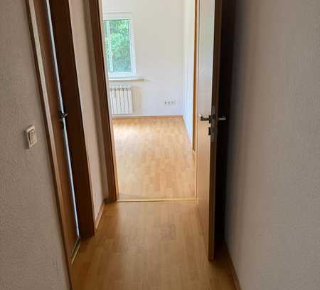 *Aufgepasst!* Kleine 2-Raum Wohnung mit Wanne sucht neuen Bewohner