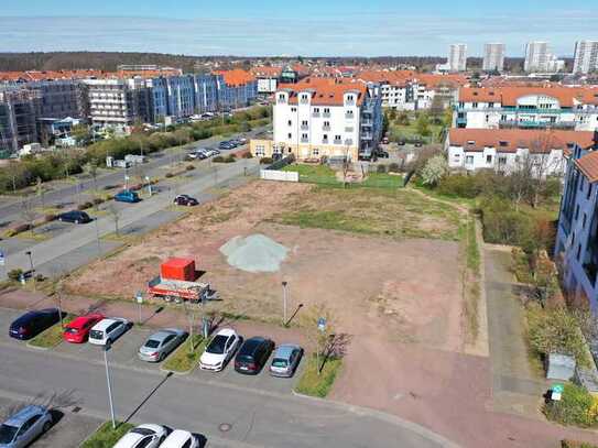 FÜR GEWERBLICHE BIETER: Zentral gelegenes Grundstück zur Entwicklung von Geschosswohnungsbau
