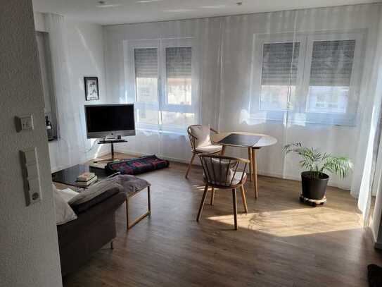 Geschmackvolle, neuwertige 2-Zimmer-Wohnung mit gehobener Innenausstattung mit Balkon in Winnenden