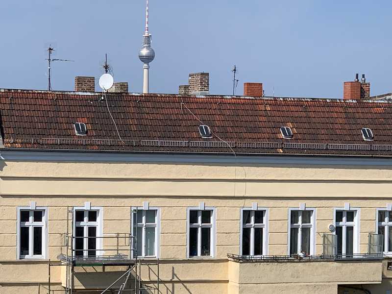 ideale Kapitalanlage: Stilvolle Altbauwohnung im 4. OG