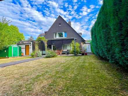 modernisiertes, freistehendes Einfamilienhaus auf 889 m² Grundstück