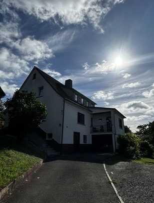 Schönes und ruhig gelegenes Zweifamilienhaus in Frankenberg