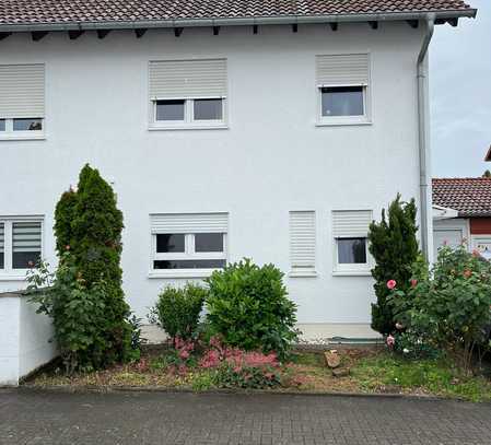 Gepflegte 5-Zimmer-Doppelhaushälfte mit Einbauküche in Freinsheim