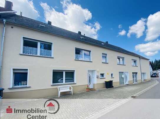 Einfamilienhaus mit Einliegerwohnung in Losheim am See!