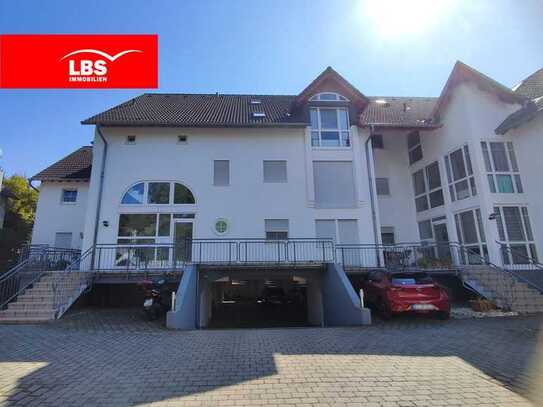 ***Gemütliche Maisonette-Wohnung mit modernem Bad, Einbauküche und TG-Stellplatz***