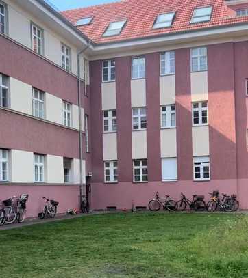 Spacious 3.5-Room Apartment in Berlin - Mahlsdorf