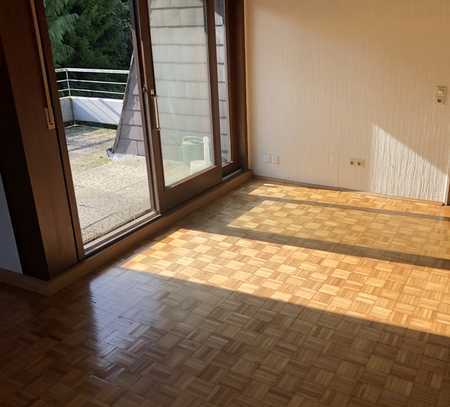 Top Lage, Laurensberg, ideal zur RWTH, 2 Zimmer Dachgeschosswohnung, 80 qm, mit grosser Dachterrasse