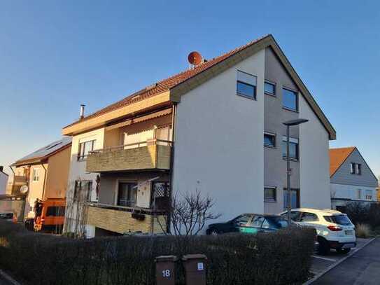 Geschmackvolle, gepflegte 4,5-Raum-Wohnung mit Balkon und Einbauküche in Wendlingen am Neckar