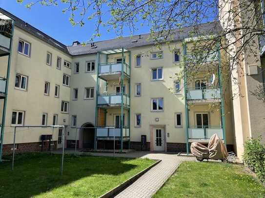 Schöne 2-Zi.-Wohnung mit Balkon u. Tageslichtbad