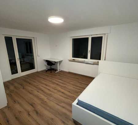 Ein schönes WG Zimmer. 5 Minuten von der ZU & DHBW entfernt. 20 qm+Balkon. Mit einem Autostellplatz.