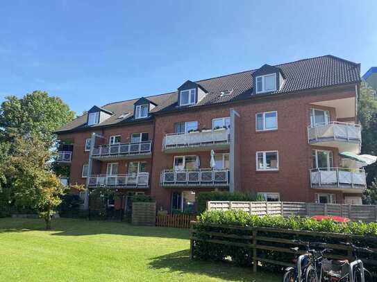 Beim EKZ Herold-Center in einer ruhigen Wohnstraße - sonnige Wohnung mit großem Balkon - frei