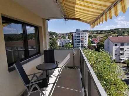 Geschmackvolle Wohnung mit dreieinhalb Zimmern sowie Balkon und EBK in Mühltal