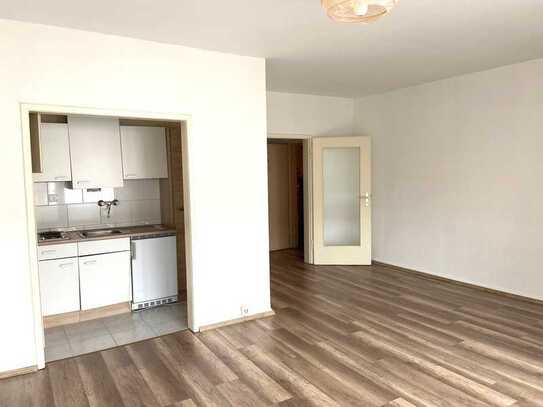 Stilvolle 1-Zimmer Wohnung mit Balkon, 40210 Düsseldorf (Stadtmitte), Bahnstrasse 68