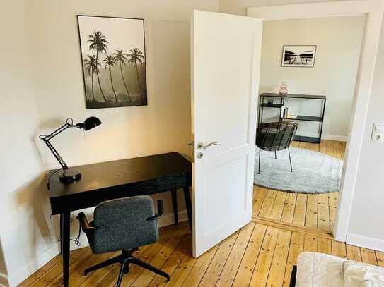 Erstbezug nach Sanierung und Einbauküche: Stilvolle 2-Raum-Wohnung mit geh. Innenausstattung