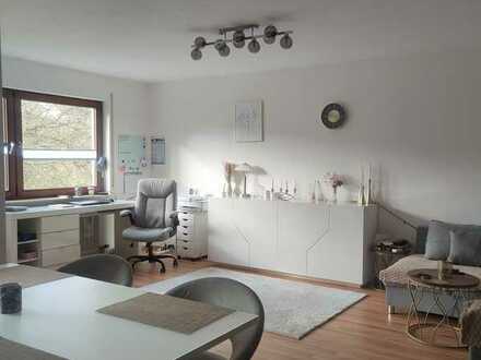 Stilvolle 2-Zimmer-Wohnung mit Balkon und EBK in Göppingen