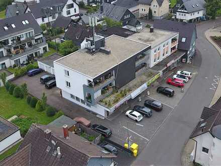 Modernes Wohn-/Geschäftshaus in Kreuztal mit Sparkassenfiliale und sanierten Wohnungen
