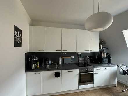 Zentrale, Exklusive 2-Zimmer-Dachgeschosswohnung mit Einbauküche in Dortmund