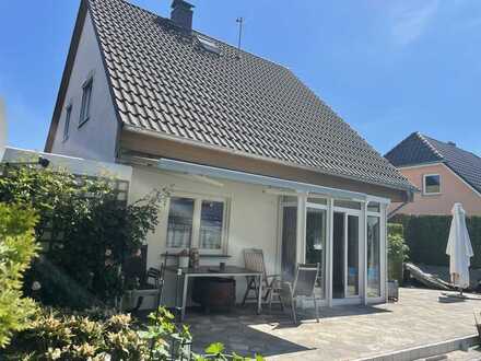 Ideales Haus mit Kamin und Pool in Berlin Buch