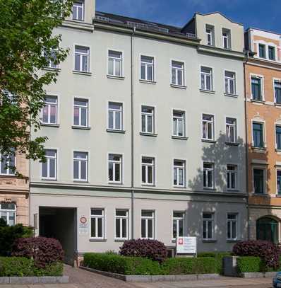 Wohnung mit Balkon und großer Küche - Einbauküche möglich