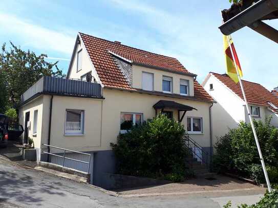 Attraktives und modernisiertes 8-Zimmer-Einfamilienhaus in Madfeld Brilon