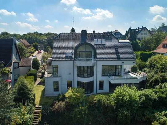 Architektenhaus am Baldeneysee:Einzigartiges Wohnerlebnis in einer exklusiven Stadtvilla mit drei WE