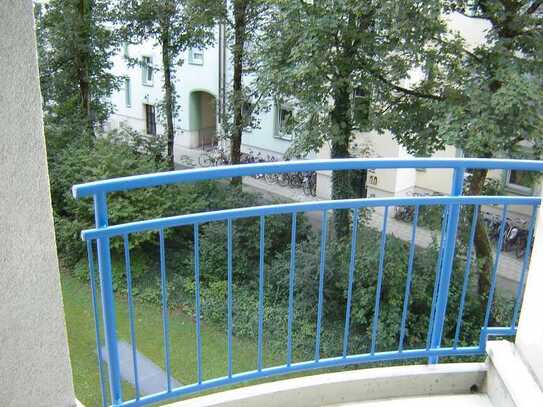 Neuhausen - charmantes Appartement - Balkon - EBK - guter Zustand