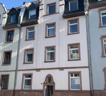 4-Zimmer-Wohnung, teilmöbliert, Frankfurt-Niederrad