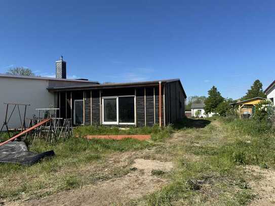 Wohngrundstück auf Rügen mit Haus zum Ausbau