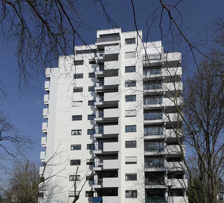 Eschersheim: Renovierte 2-Zimmerwohnung mit Balkon in ruhiger grüner Wohnlage