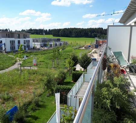 Bergsicht: Helle 3Zi-DG-Neubau-Whg mit hochwertiger EBK und Blk in KF