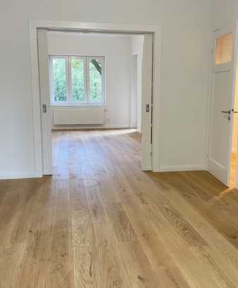 Großzügig, außergewöhnlich und komplett saniert; 7-Zimmer-Maisonette-Wohnung zu vermieten!