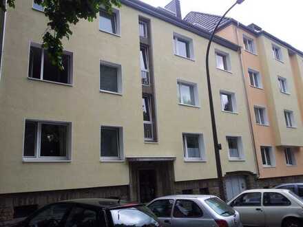 Großzügige DG- Wohnung mit Balkon in der südlichen City