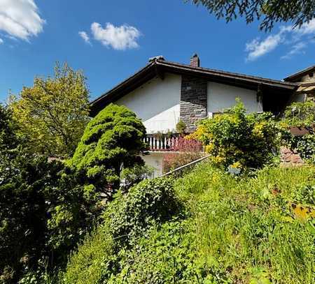 Idyllisch gelegene Erdgeschosswohnung mit herrlich großem Garten in ruhiger Wohnlage!