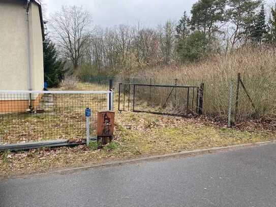 baureifes Grundstück an der Bahnstrecke