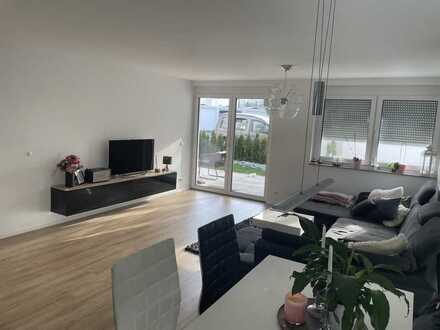 Neuwertige, barrierefreie 3,5-Raum-Wohnung mit Terrasse, Garten und EBK